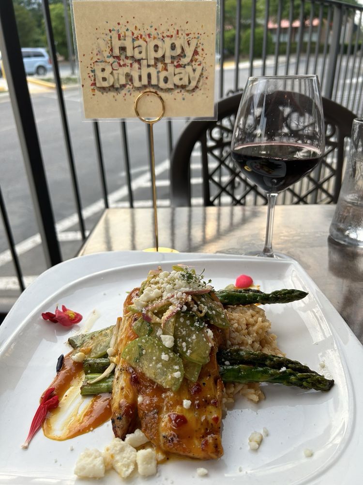 Chef's Palette Restaurant & Bar