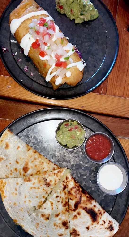 Los Cuervos Taqueria Y Cantina