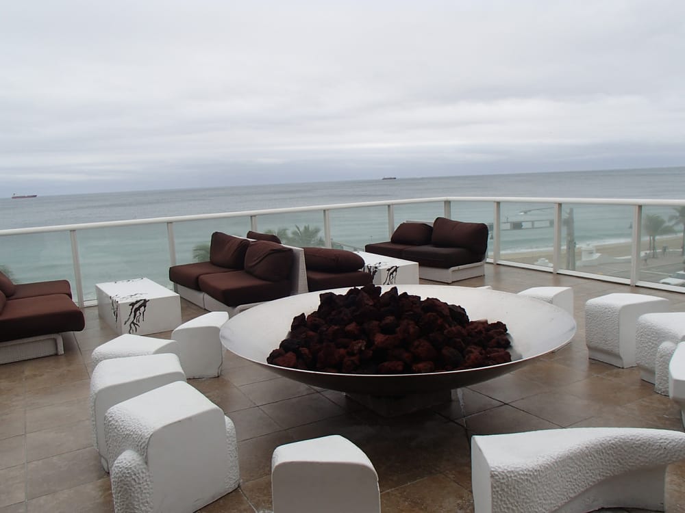 Living Room at the W 57 Photos & 31 Reviews Lounges 401 N Fort