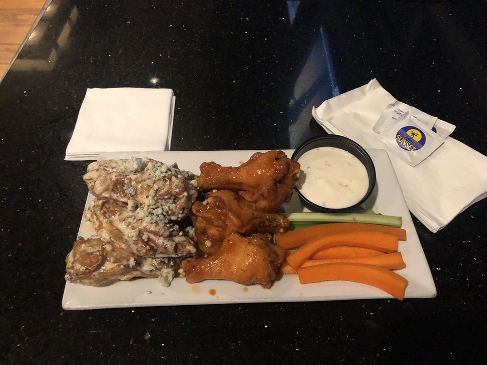 X-Treme Wings and Bar