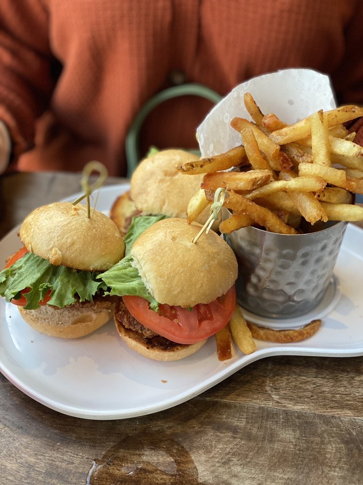 B Square Burgers & Booze