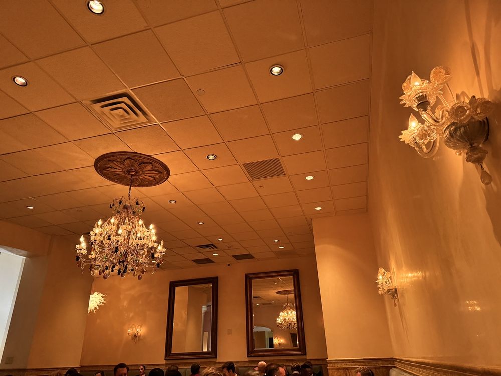 Luce Restaurant & Bar