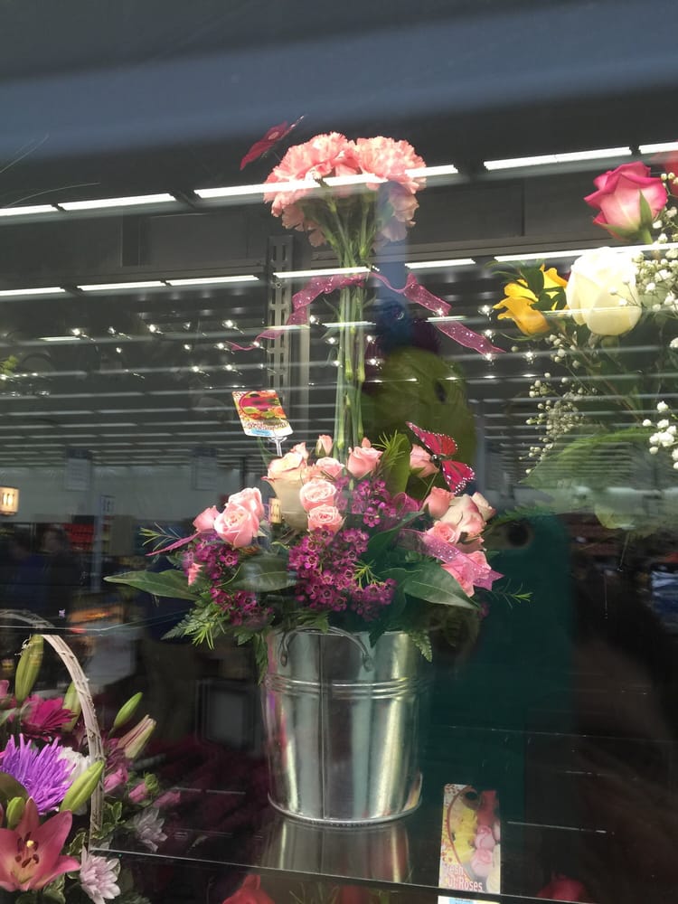 HyVee Floral Florists 4545 S Noland Rd, Independence, MO Phone