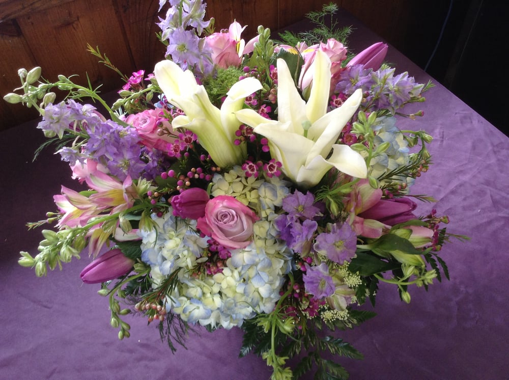 Green Akers Florist & Ghses. Florists 328 Main St, Easton, MA