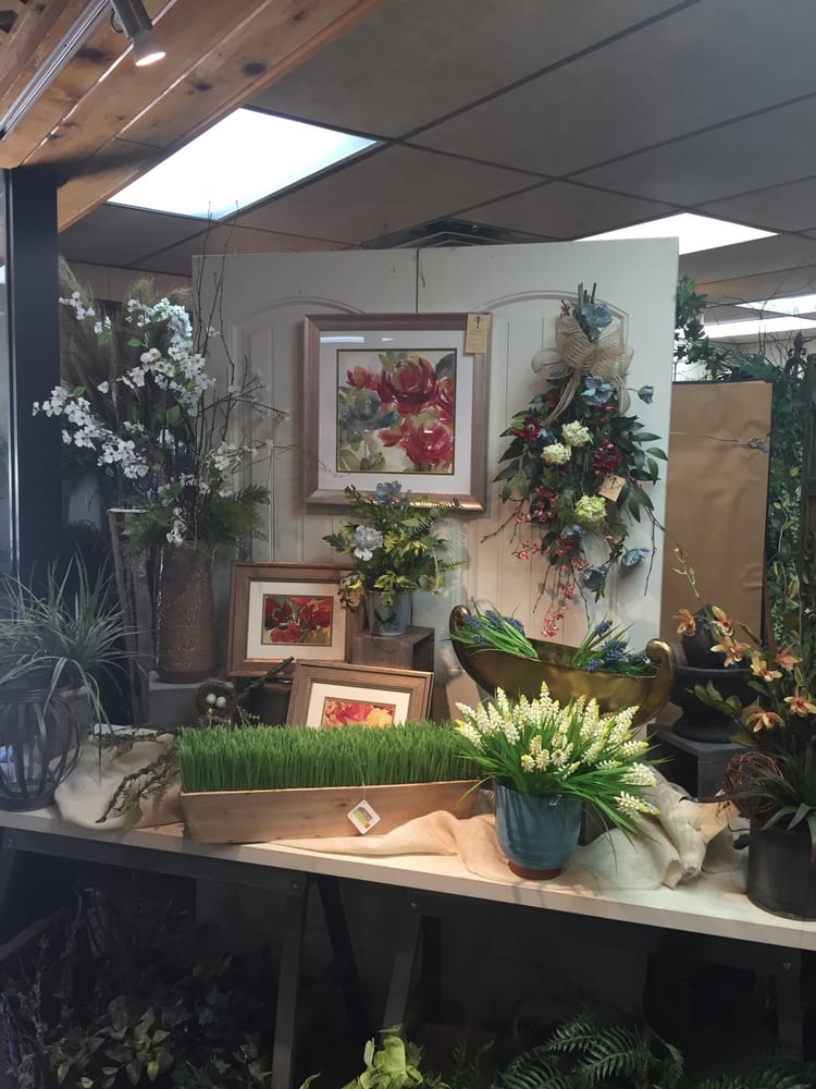 Twigs & Vines Florists 3100 N Richmond St, Appleton, WI Phone