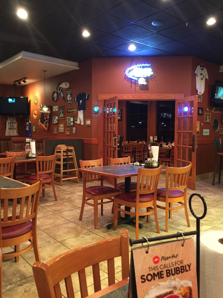 Pizza Hut Pizza 914 E Washington, Winchester, IN Restaurant