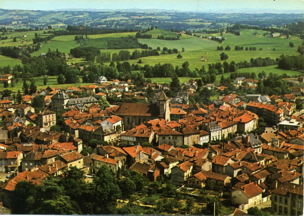 Cité médiévale de Maurs la Jolie Landmarks & Historical Buildings