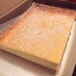 Photo de Patisserie Wawel , Montréal, QC, Canada. Portion of a huuuge cheesecake