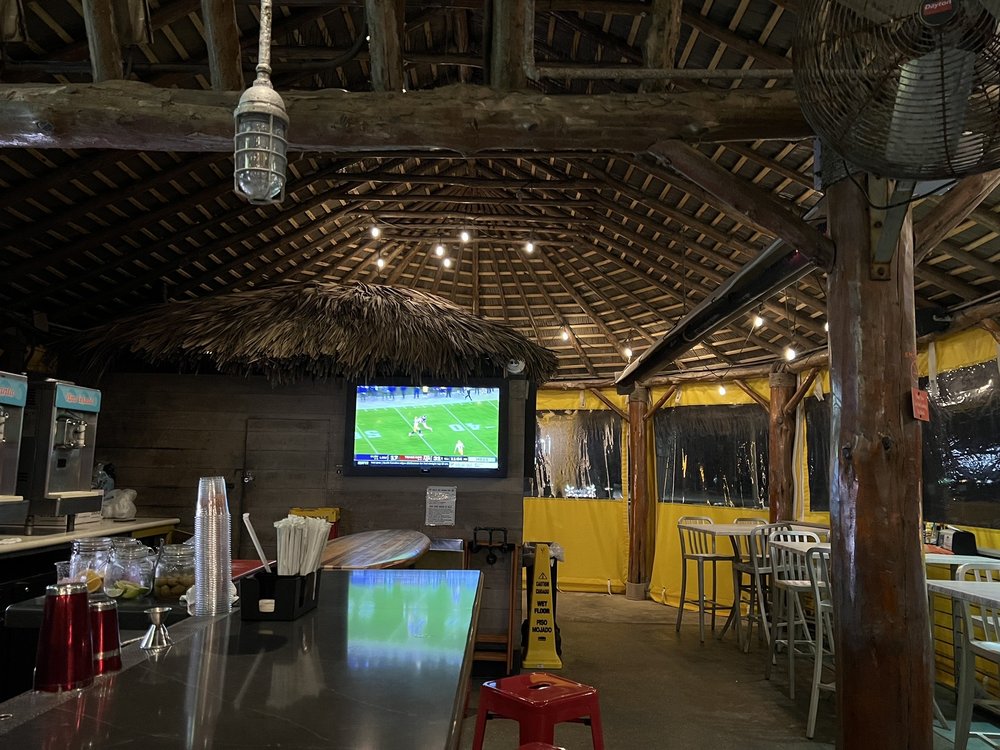 Longboard Pool Bar