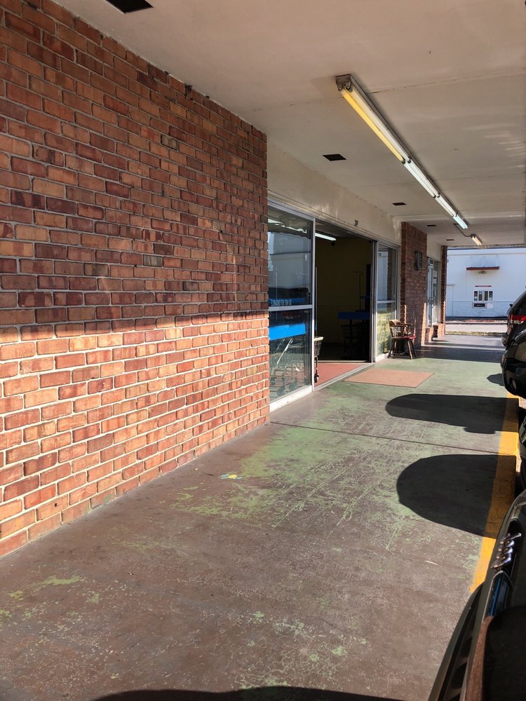 Wash & Fold Dry Cleaner & Laundromat