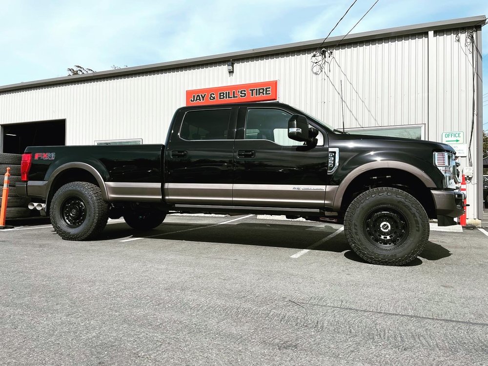 Jay & Bill's Tire Service