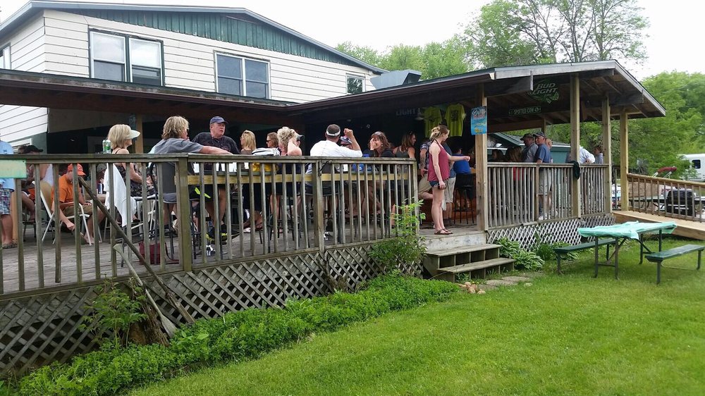 Gill’s Landing American (New) E6870 County Road F, Weyauwega, WI