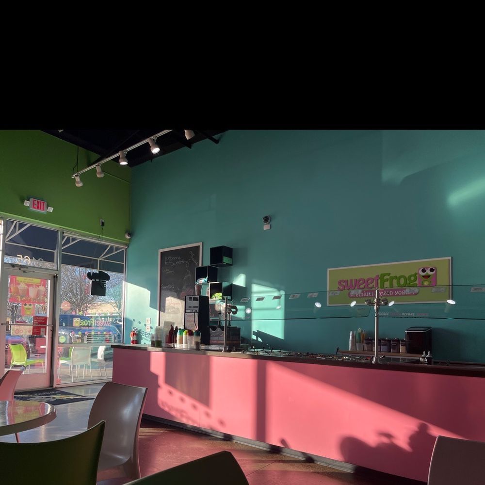 sweetFrog Premium Frozen Yogurt