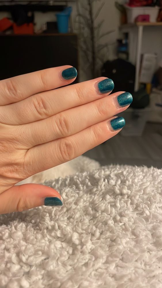 DT Nails
