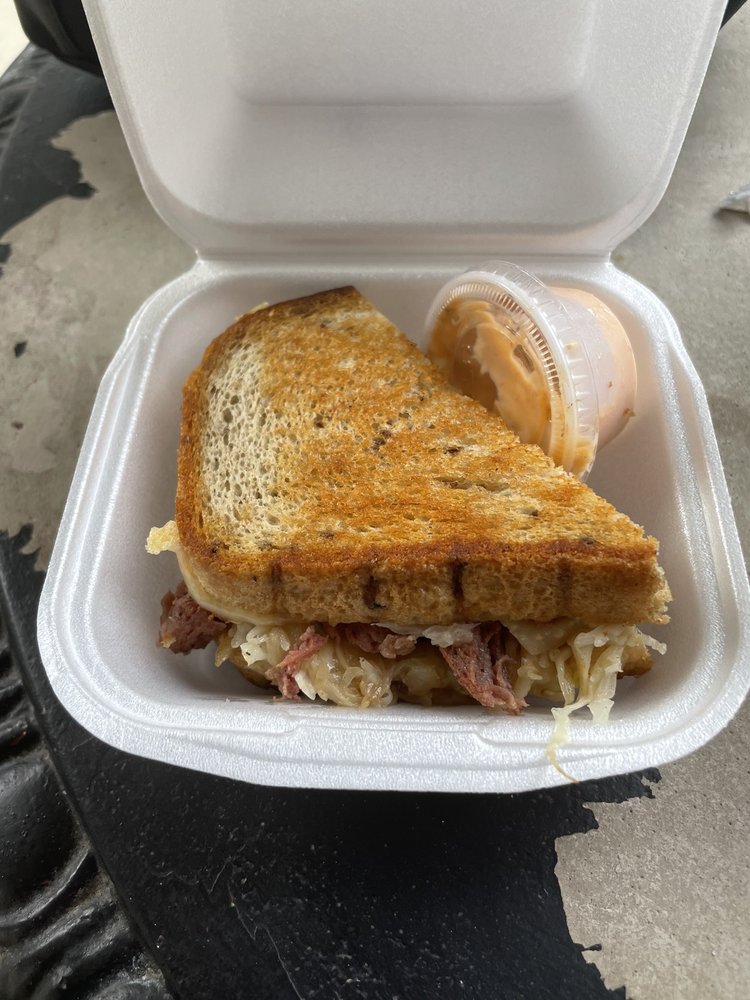 Shade Tree Saloon & Grill