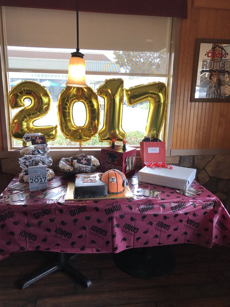 Smalley's Roundup Restaurant Photo