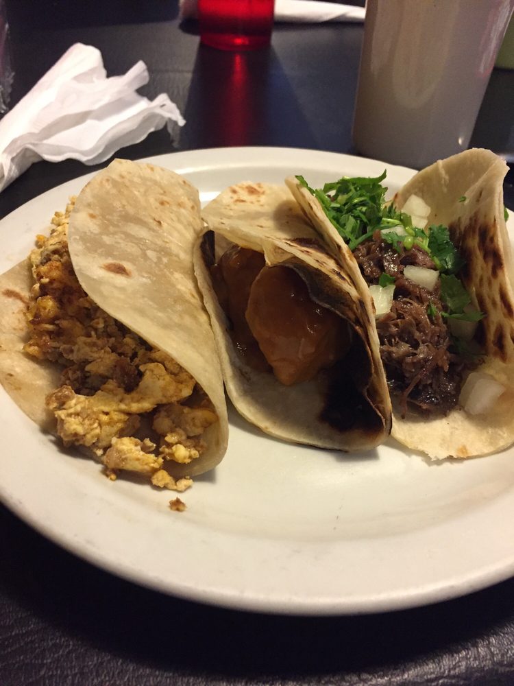 Montes Breakfast Burritos 10 Reviews Restaurants 116 N Waco St