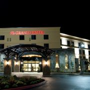 Grand Hotel At Bridgeport 42 Photos 56 Reviews Hotels 7265 Might Want Photo Of Grand Hotel At Bridgeport Tigard Or United States