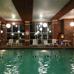 Rodeway Inn Closed 11 Photos 12 Reviews Hotels 9333 Photo Of Rodeway Inn Skokie Il United States Heated Indoor Pool