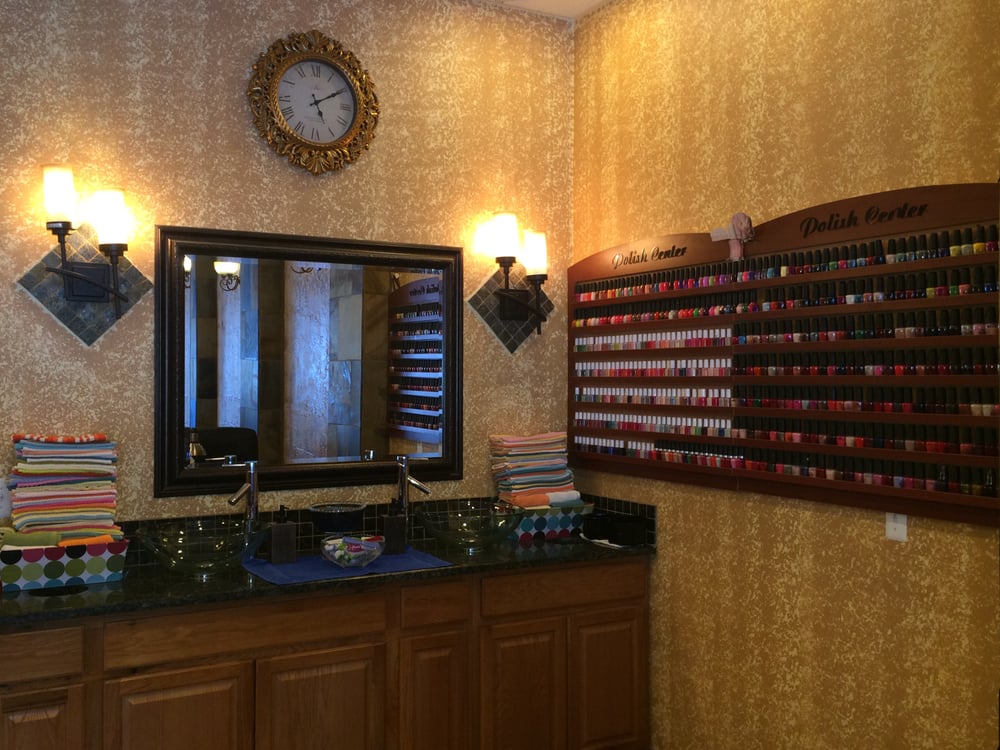 Bella Nails & Spa 37 Photos & 23 Reviews Day Spas 4068 Haggerty