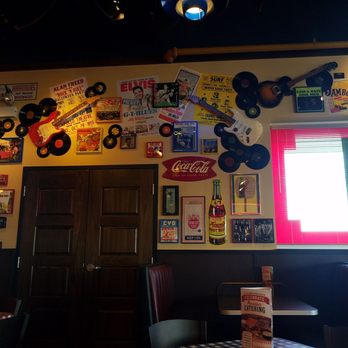 Hot Dog Place In Chicago Where They Yell At You Hot Dog Place In Chicago Where They Yell At You