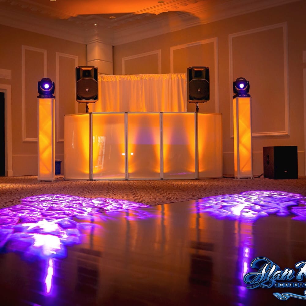 Custom Dj Setup With Wireless Up Lightoving Intelligent Photo Of Alan Keith Entertainment Cranford Nj United States Custom Dj Setup