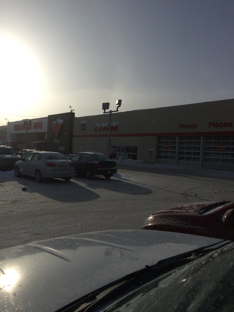 Canadian Tire Department Stores 715 Boulevard SaintJoseph