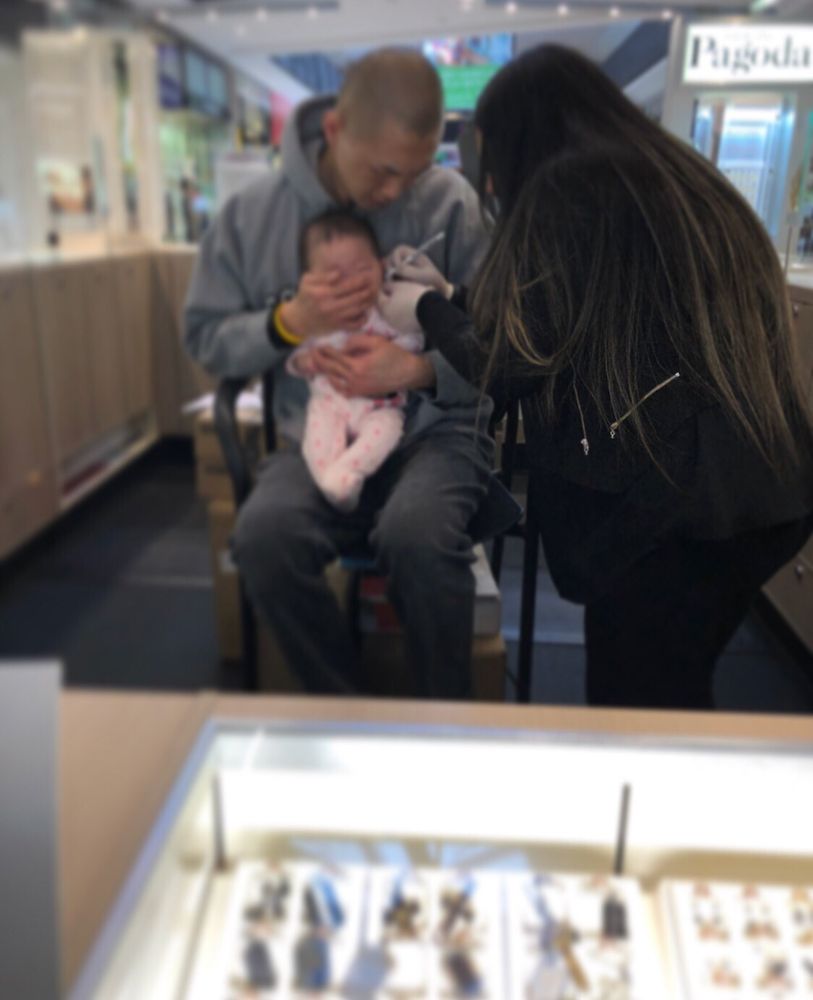 Piercing Pagoda 24 Photos & 23 Reviews Jewelry 400 S Baldwin Ave