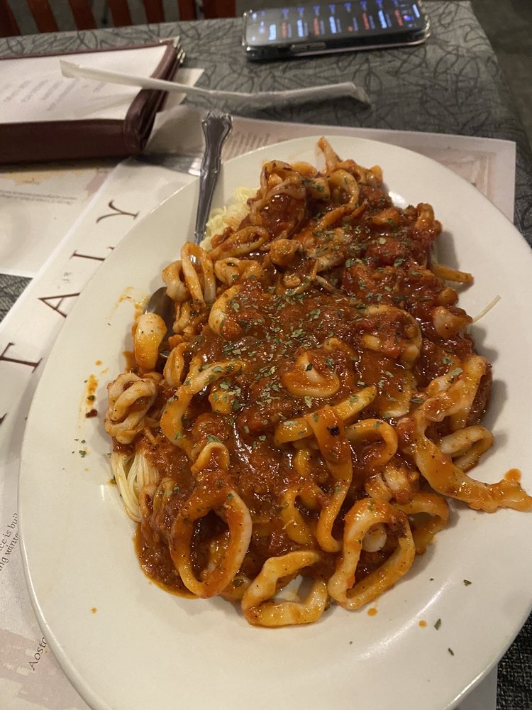 Mama Rosa's Restaurant & Lounge