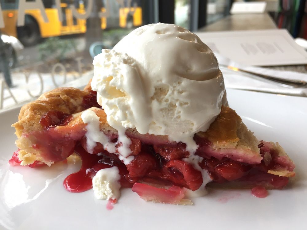 A La Mode Pies West Seattle 224 Photos & 190 Reviews Desserts