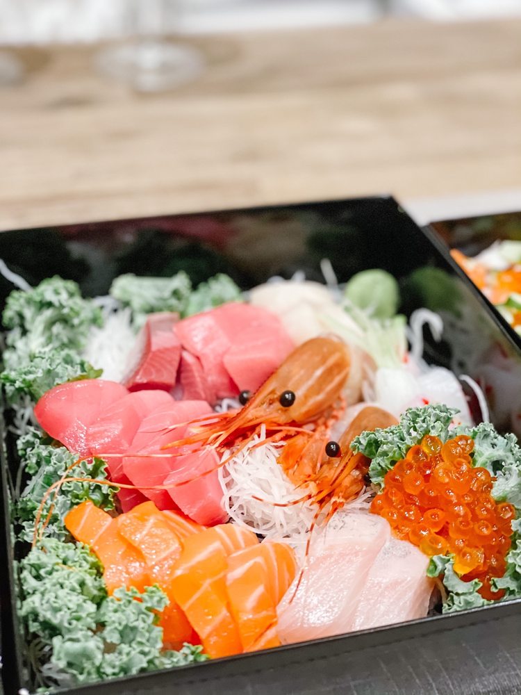 IKON Sushi Bar & Lounge