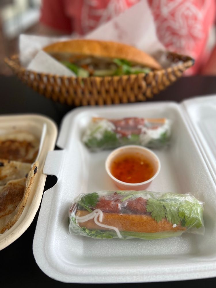 Bonjour Banh Mi & Tea