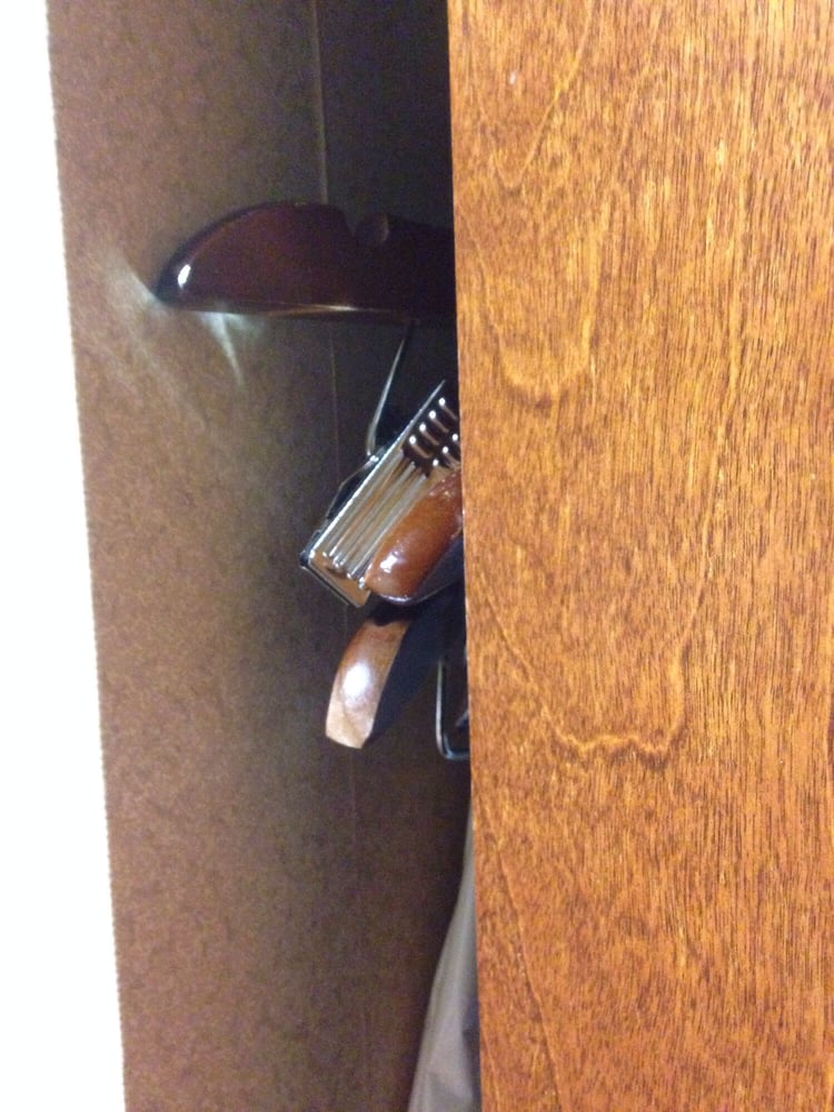 Closet Not Deep Enough To Accommodate Hangers Really Yelp 3 Photos For Holiday Inn Express Suites Long Island East End