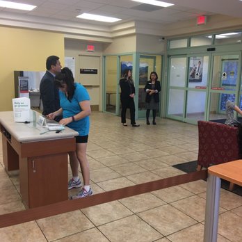 wells fargo bank teller