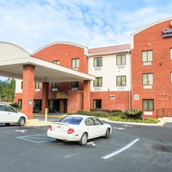 Comfort Inn Suites 32 Photos 12 Reviews Hotels 215 Photo Of Comfort Inn Suites Midway Fl United States