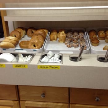 Center Way Hotel Hotels 225 Crestmount Ave Tonawanda Ny Photo Of Center Way Hotel Tonawanda Ny United States Breakfast