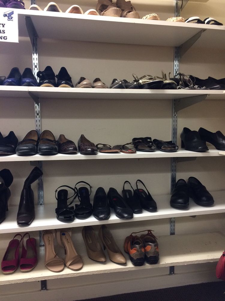 Bargain Box Thrift Shop 13 Photos Thrift Stores 4607 Oakwood Ave