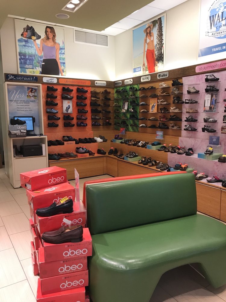 The Walking Company CLOSED Shoe Stores 1 Garden State Plz