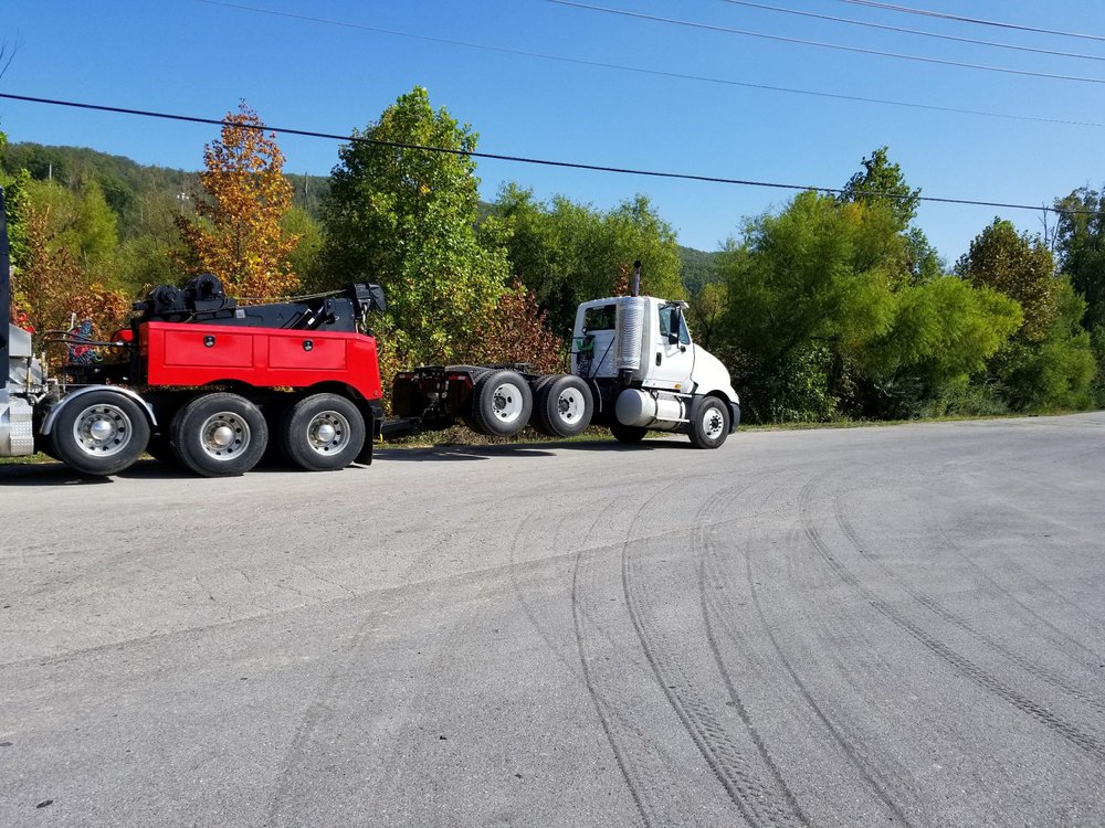 J Hooks Towing & Recovery 44 Photos Towing Dandridge, TN Phone
