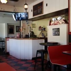 Papa S Pizza And Grill Closed 18 Photos 31 Reviews Photo Of Papa S Pizza And Grill Tehachapi Ca United States Dining Area