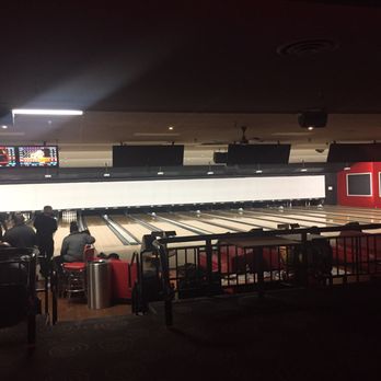 Bowling alleys in Alameda, California are great venues for parties! Everyone loves bowling, which is why it's a popular activity for kids and adult parties year after year. You can choose from traditional Alameda bowling alleys or more upscale, trendy bowling alleys depending on the type of .