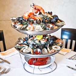 Hank S Seafood Restaurant 564 Photos 762 Reviews 10 Photo Of Hank S Seafood Restaurant Charleston Sc United States Castle At