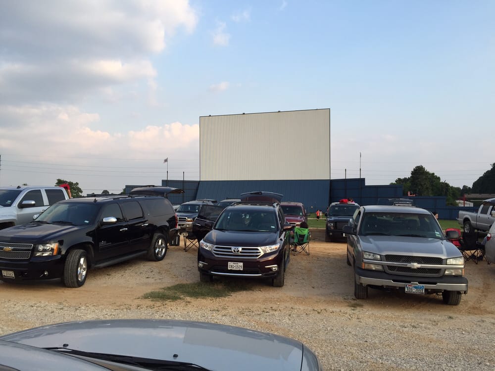 The Showboat Drivein 121 Photos & 187 Reviews DriveIn Theater