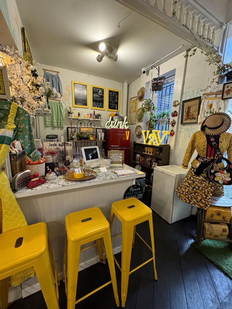 Vintage to Vogue Boutique