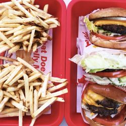In N Out Burger 405 Photos 450 Reviews Burgers 18062 Beach Photo Of In N Out Burger Huntington Beach Ca United States