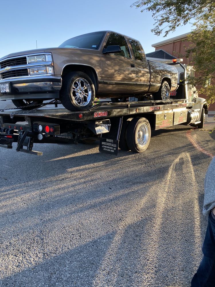 Ricky's Towing