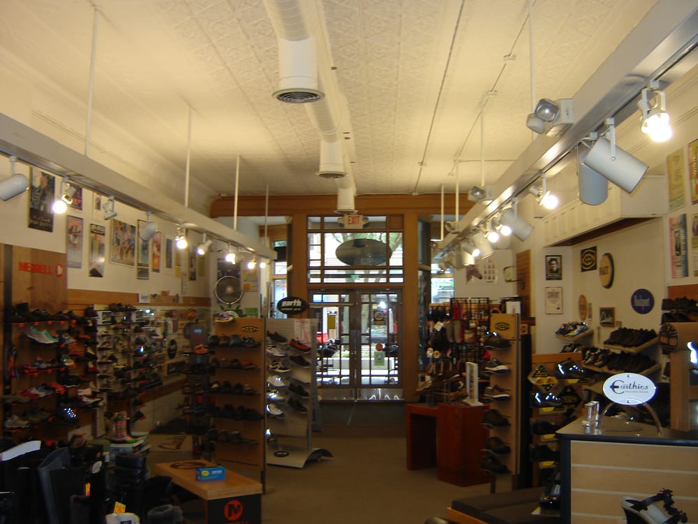 Footprints 10 Photos & 11 Reviews Shoe Stores 217 S Main St