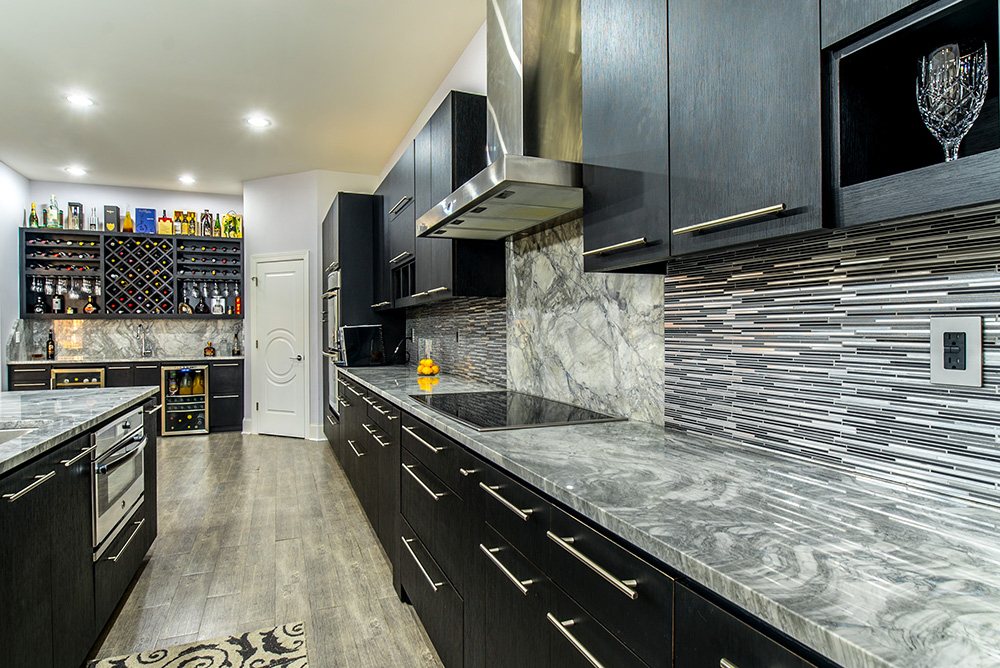 Super White Marble Countertops Accented With Glass Tile Backsplash 59 Photos For East Coast Granite Of Wilmington