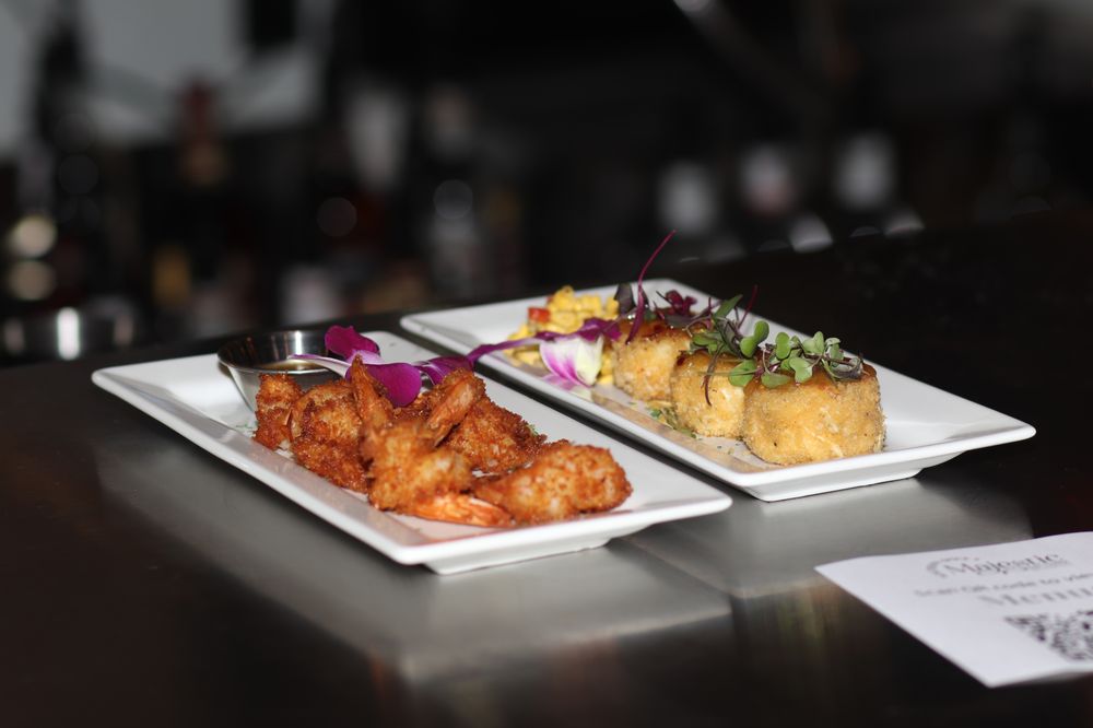 Majestic 7 Ash Lounge