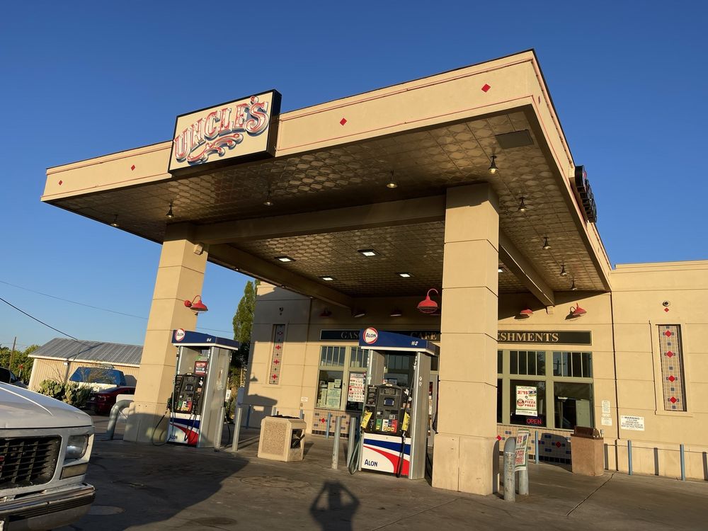 Uncles Convenient Store